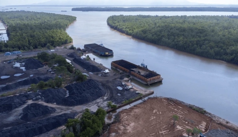Giao dịch than của Indonesia dự kiến vượt mục tiêu năm 2025